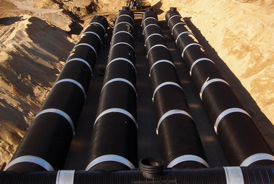 Installation of a DuroMaxx combined sewer overflow detention system.